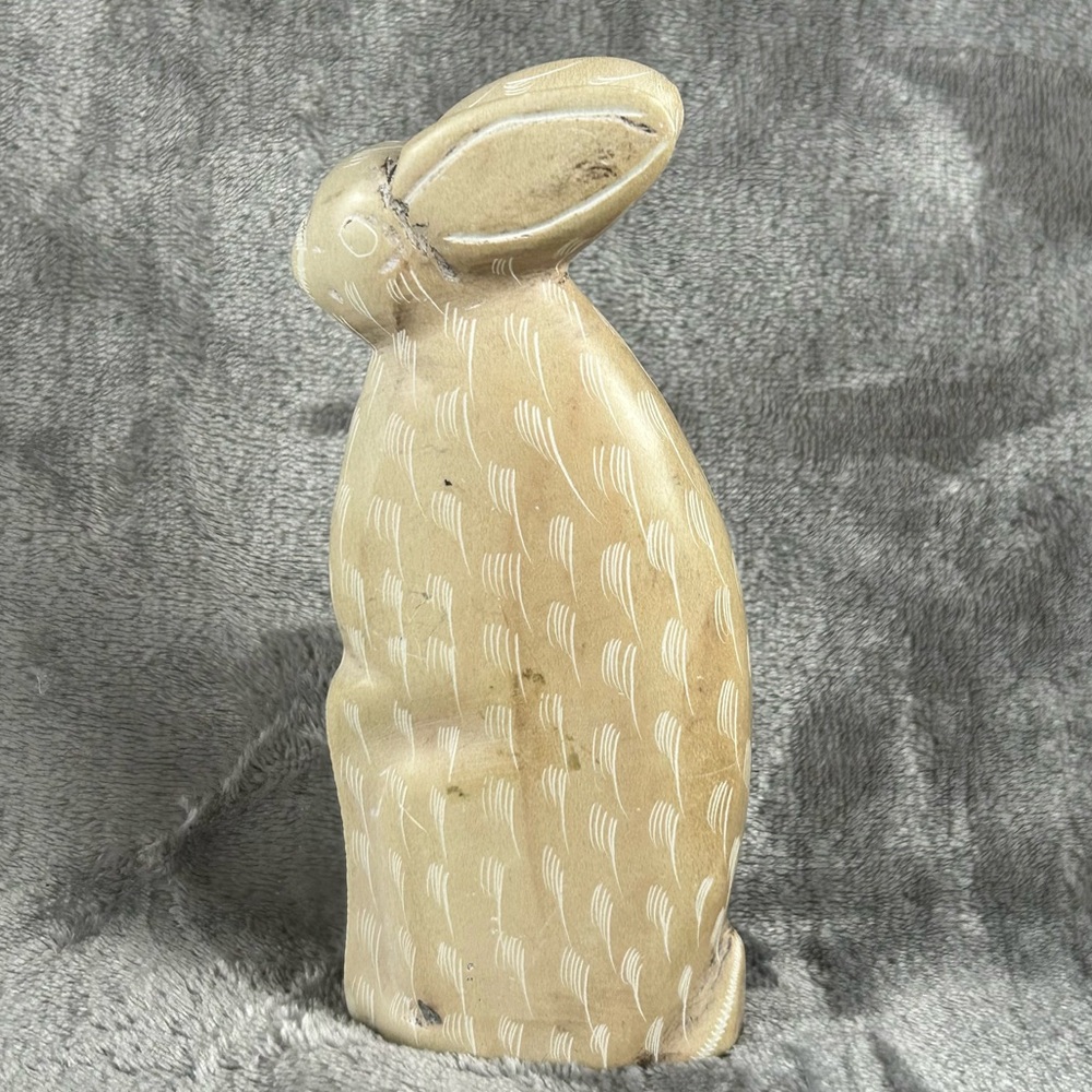 Hand Carved Stone Rabbit‎ Totem Sculpture Figurine Stylized Fur Shelf Sitter